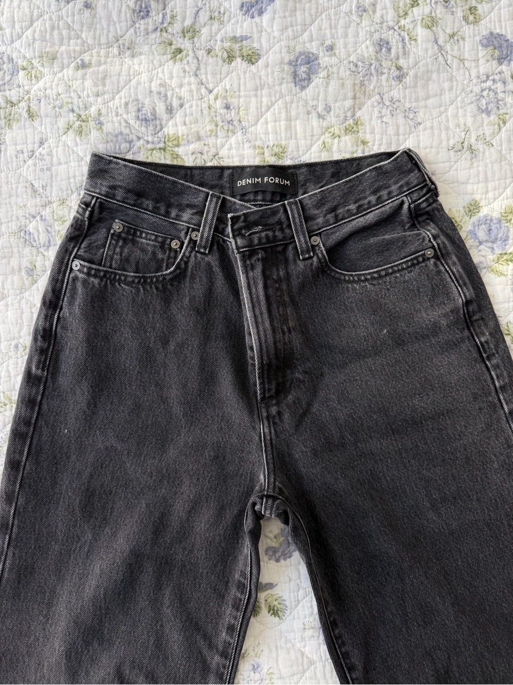 Denim Forum Womens Farrah Jeans in Black Wash